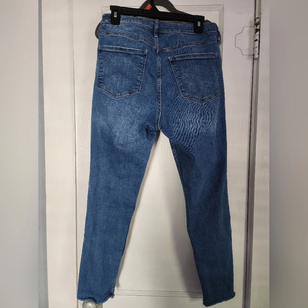 Old Navy High-Rise Skinny Jeans - Picture 3 of 3